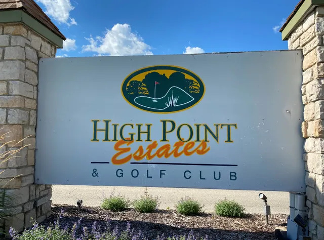 a sign that is on the wall of a building