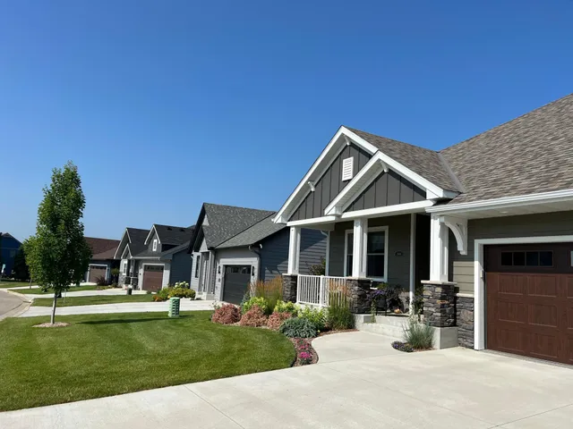$512,000 | 2015 Erie Drive, Northfield, MN 55057