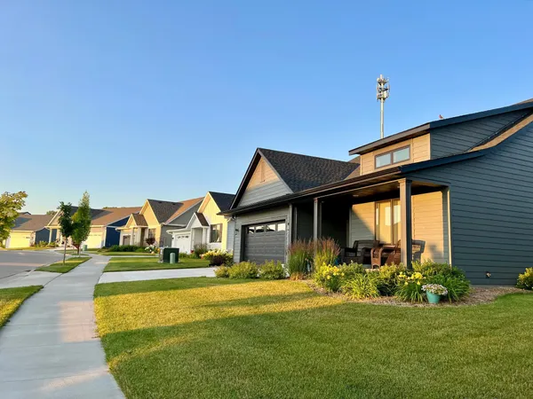 $512,000 | 2015 Erie Drive, Northfield, MN 55057