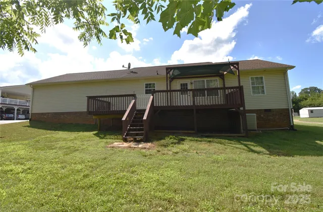 $256,000 | 1524 Belleview Drive Northeast, Conover, NC 28613