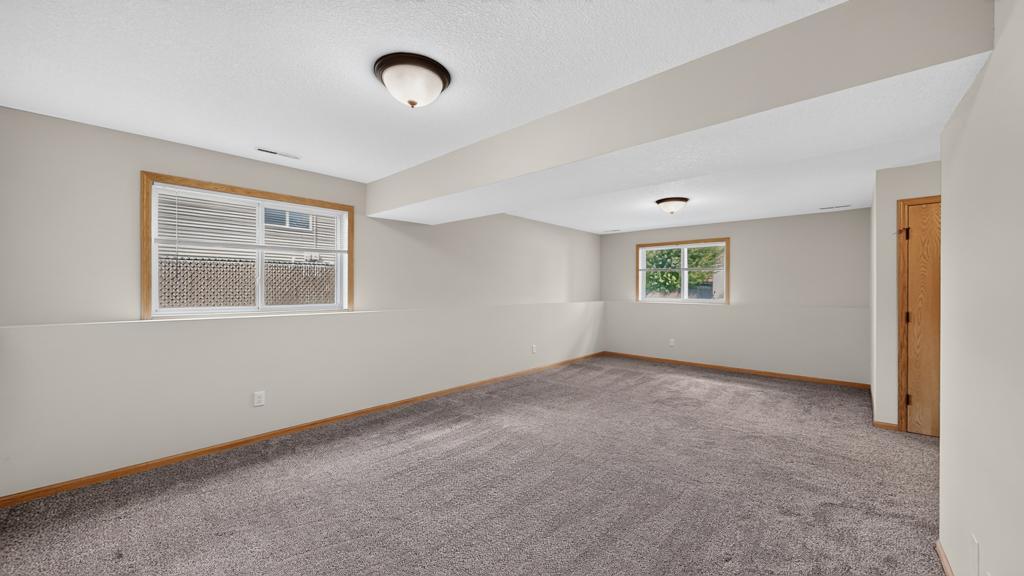 3909 46 Avenue Northwest Rochester, MN 55901 - Photo 29 of 36
