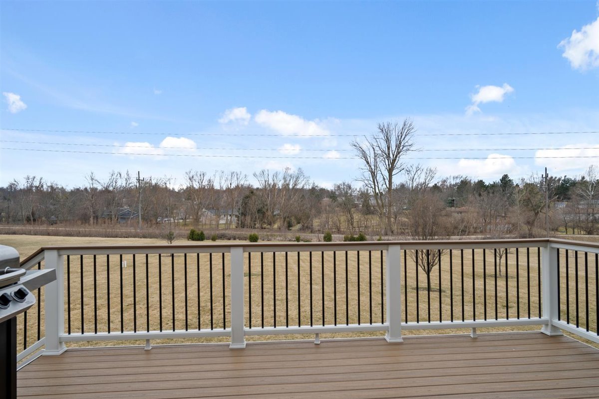 9439 Crossbow Drive Bloomington, IL 61705 - Photo 4 of 32