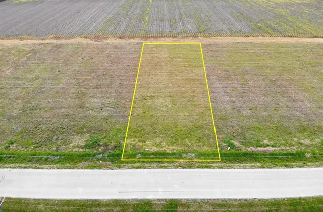 $130,000 | 9422 Galveston Street, Wallis, TX 77485