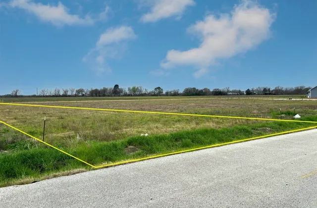 $130,000 | 9422 Galveston Street, Wallis, TX 77485