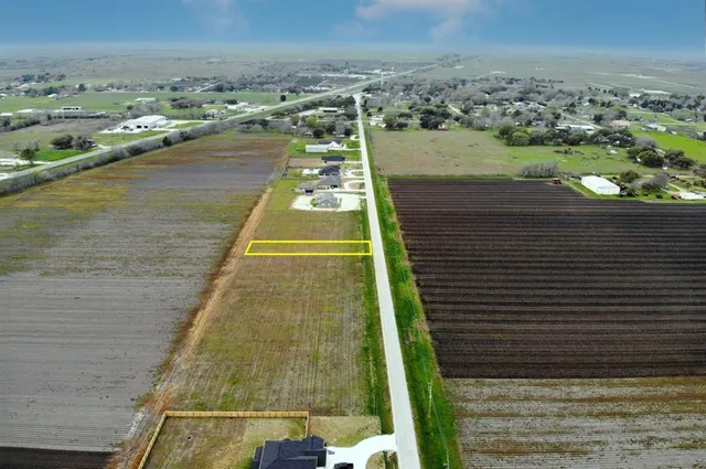 $130,000 | 9422 Galveston Street, Wallis, TX 77485