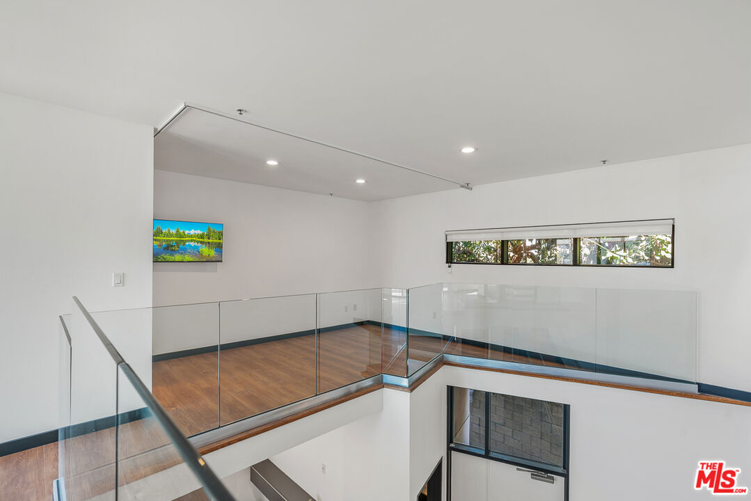 815 Hampton Drive, Unit 4 Venice, CA 90291 - Photo 11 of 18