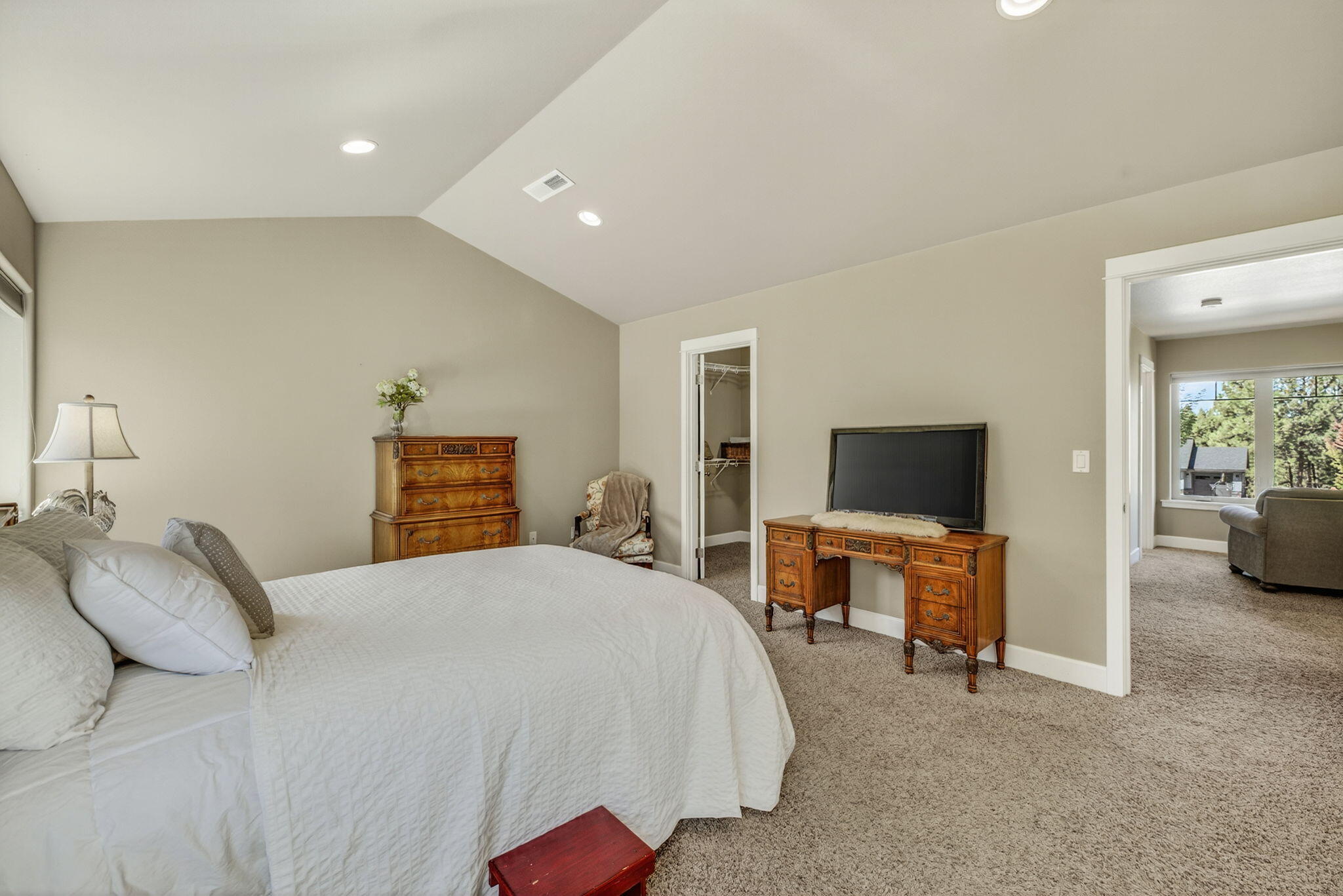 19601 Hollygrape Street Bend, OR 97702 - Photo 25 of 39 Primary Suite 2