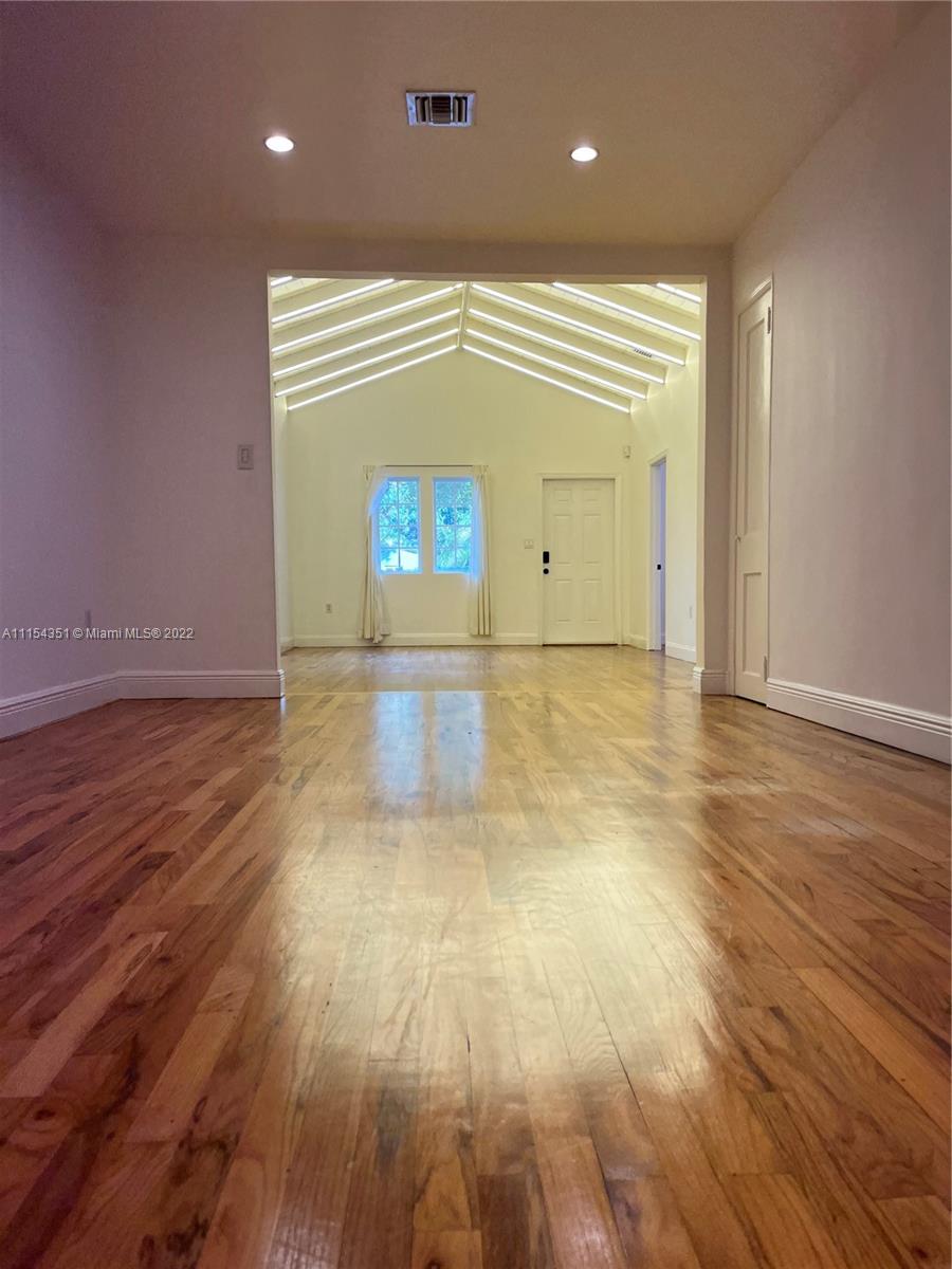 Biscayne Park Biscayne Park, FL 33161 - Photo 10 of 24