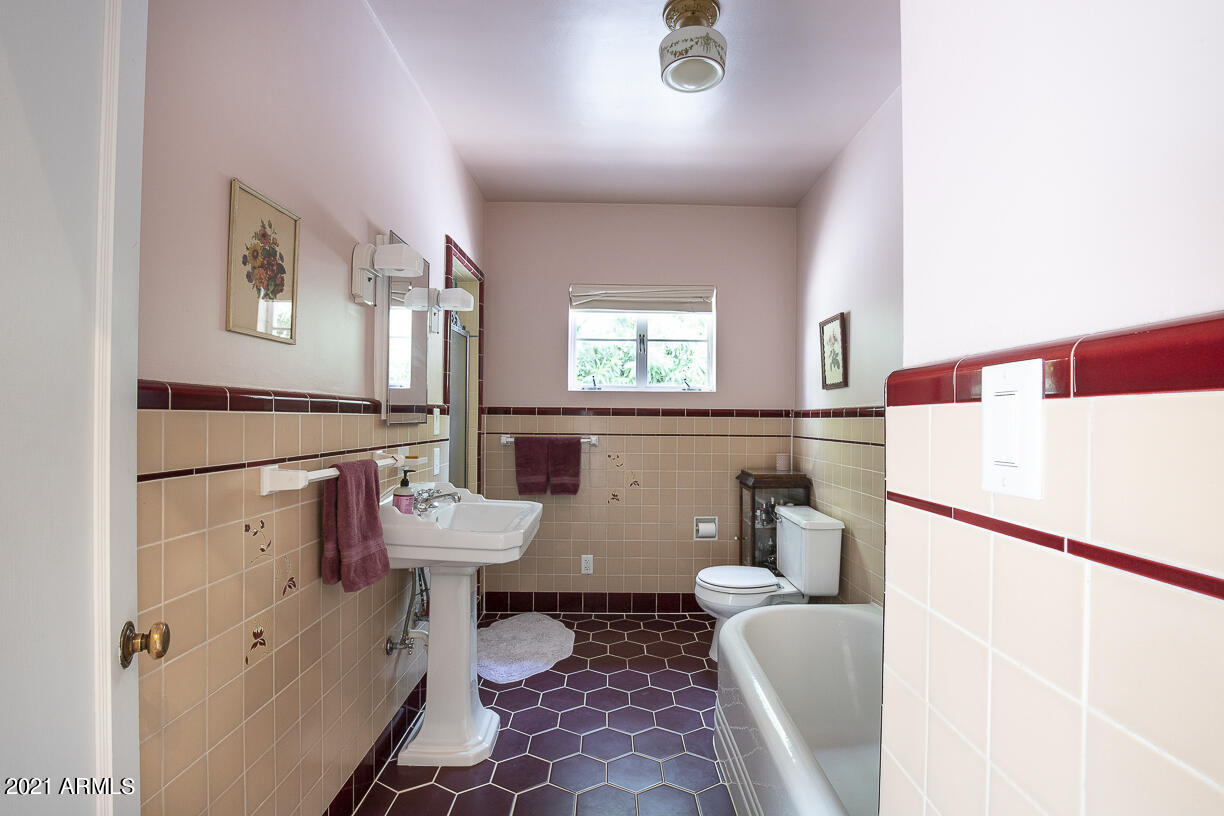509 West Coronado Road Phoenix, AZ 85003 - Photo 26 of 37 Bathroom