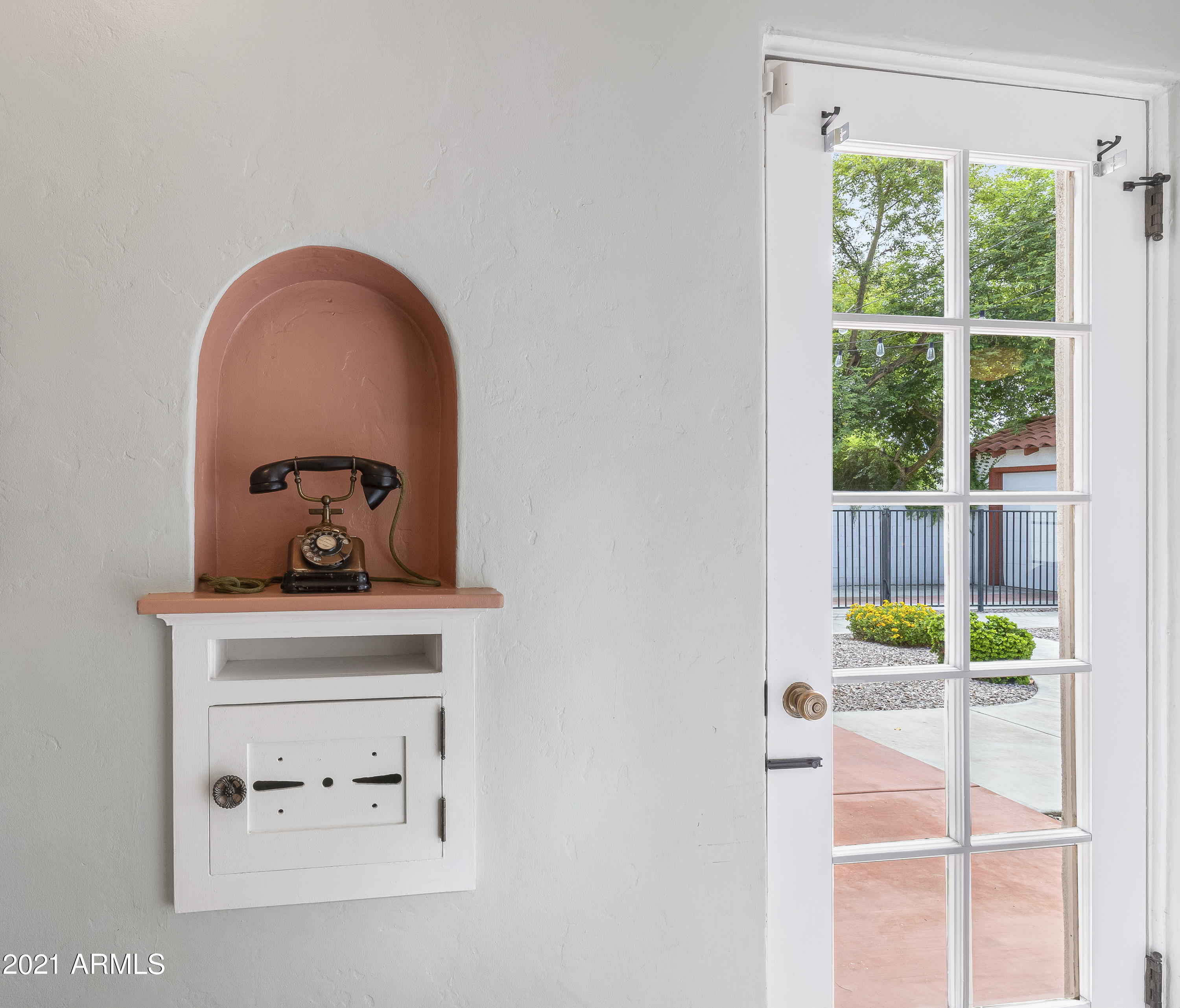 509 West Coronado Road Phoenix, AZ 85003 - Photo 29 of 37 Vintage phone nook