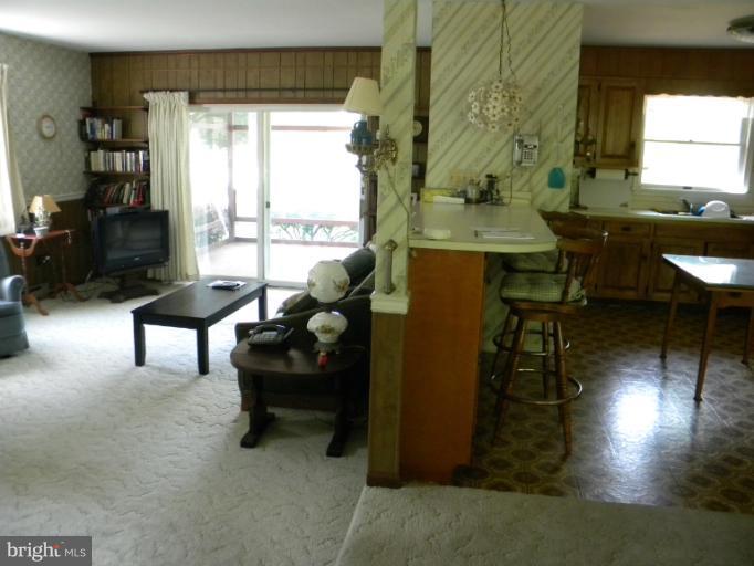 108 Deep Shore Road Denton, MD 21629 - Photo 17 of 27 Living Room