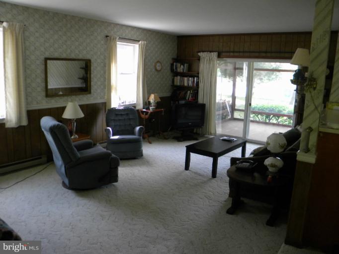 108 Deep Shore Road Denton, MD 21629 - Photo 21 of 27 Living Room