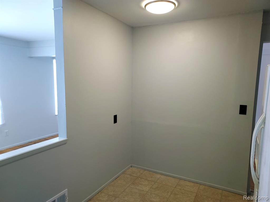 29334 Hoover Road Warren, MI 48093 - Photo 5 of 9
