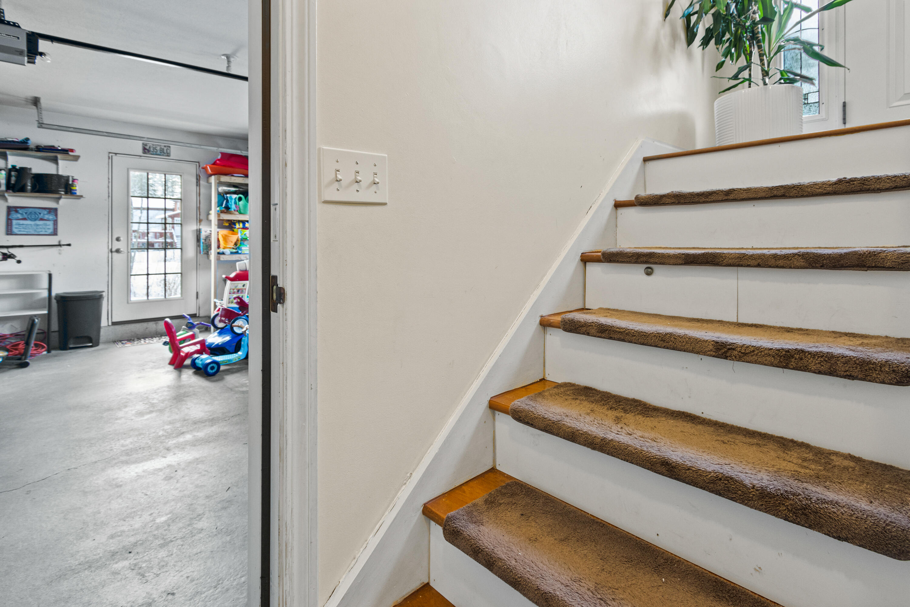 8 Oakland Street Saco, ME 04072 - Photo 29 of 43 029