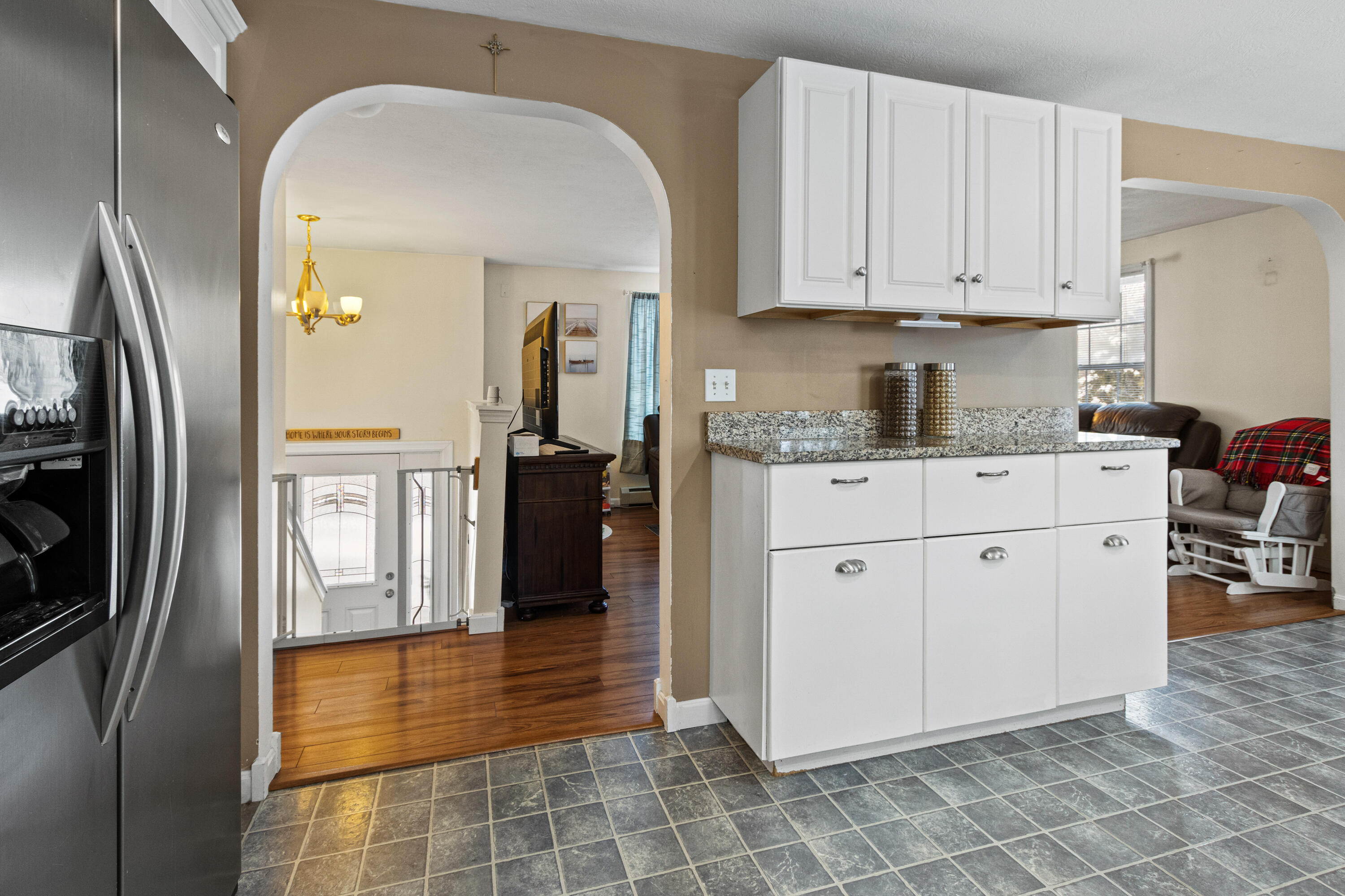 8 Oakland Street Saco, ME 04072 - Photo 6 of 43 006