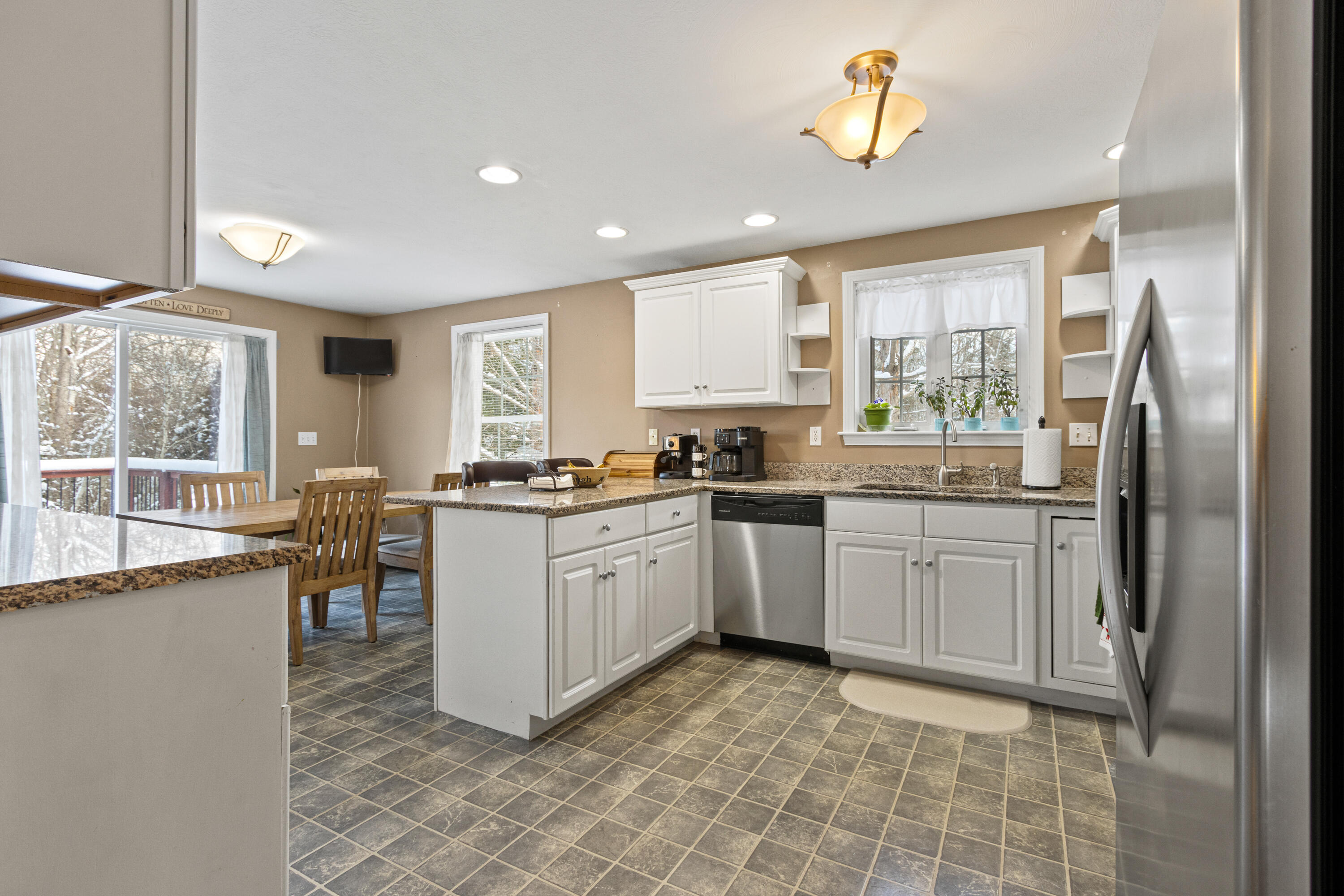 8 Oakland Street Saco, ME 04072 - Photo 8 of 43 008