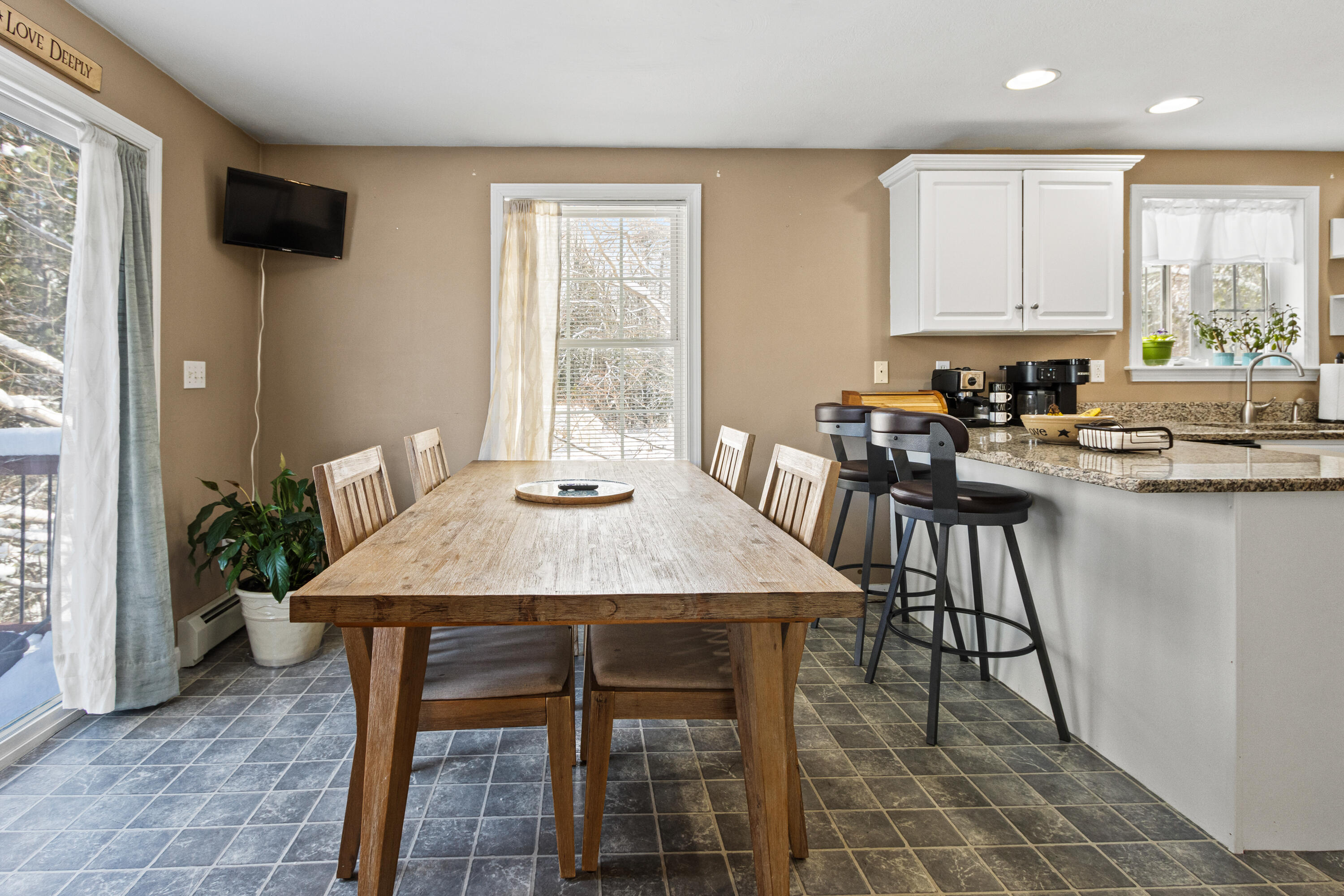 8 Oakland Street Saco, ME 04072 - Photo 10 of 43 010