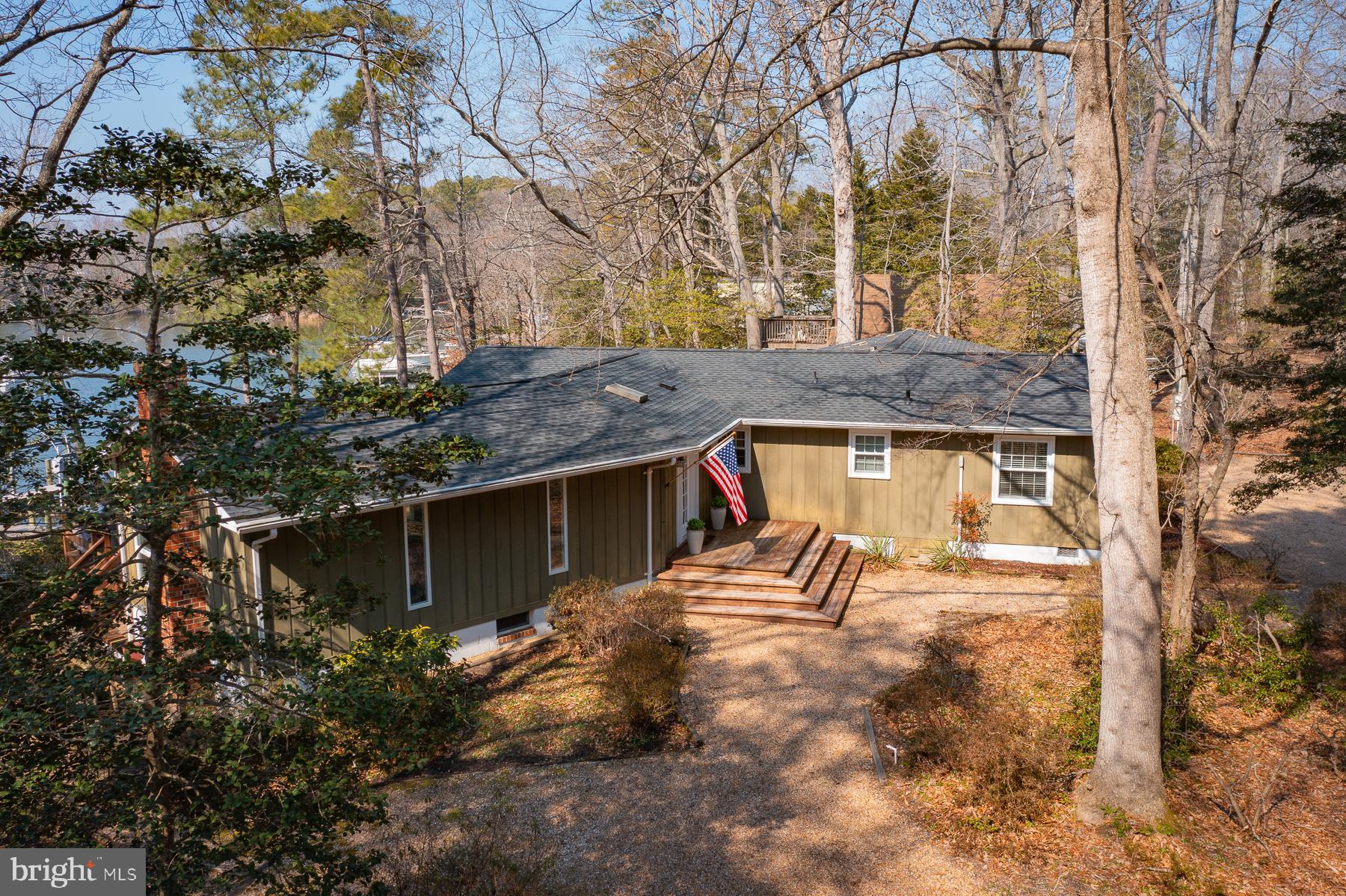 57 Swann Court Reedville, VA 22539 - Photo 4 of 42 front view of house with a yard
