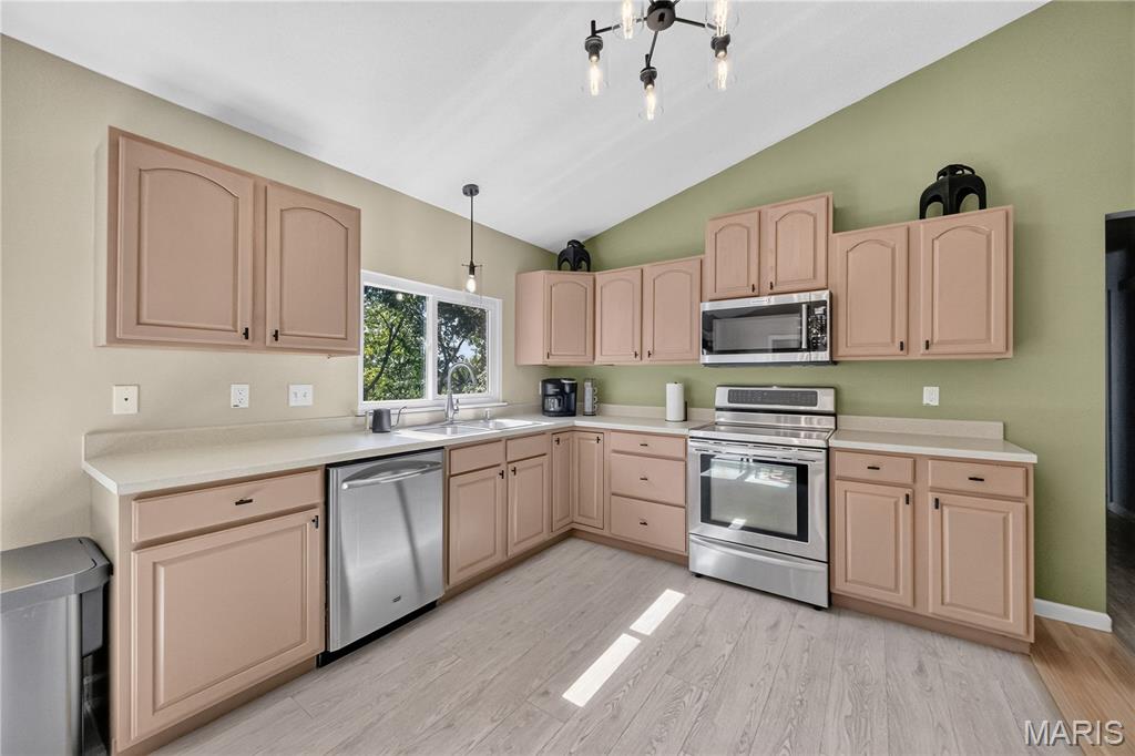 4844 Twin Ridge Road House Springs, MO 63051 - Photo 7 of 36 Gallery Image 7