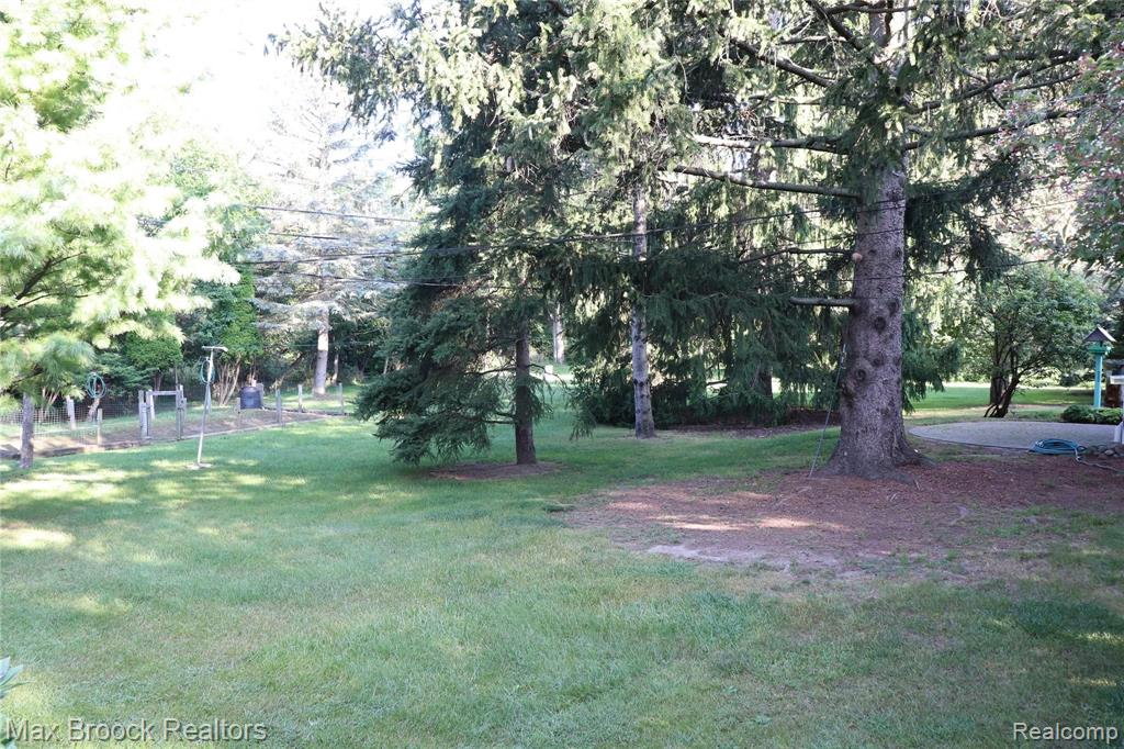 85 Bellarmine Drive Rochester Hills, MI 48309 - Photo 7 of 9