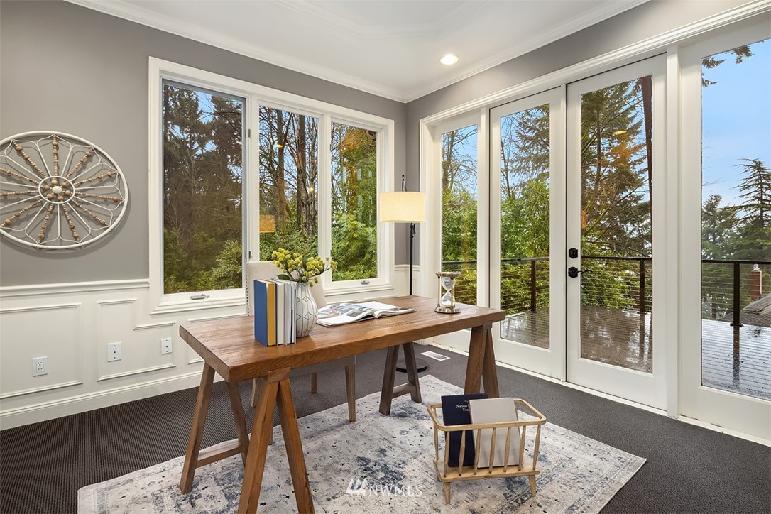 5648 East Mercer Way Mercer Island, WA 98040 - Photo 15 of 26 a workspace with wooden floor and a window