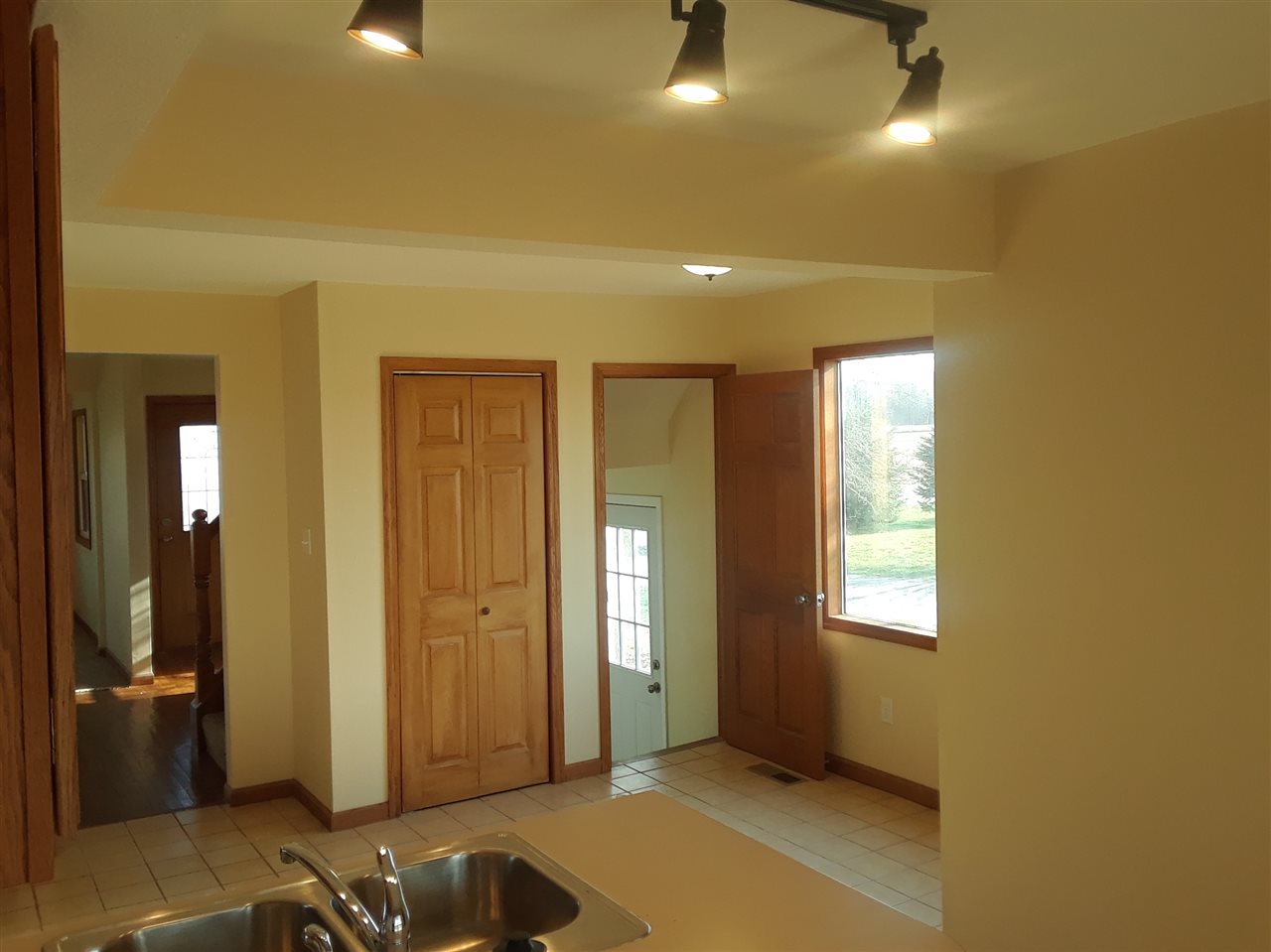 5719 West Dupont Road Fort Wayne, IN 46818 - Photo 6 of 36 Gallery Image 6