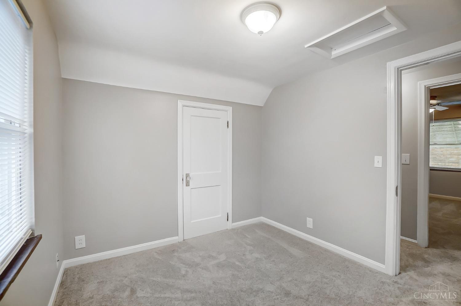 3511 West Galbraith Road Cincinnati, OH 45239 - Photo 29 of 42