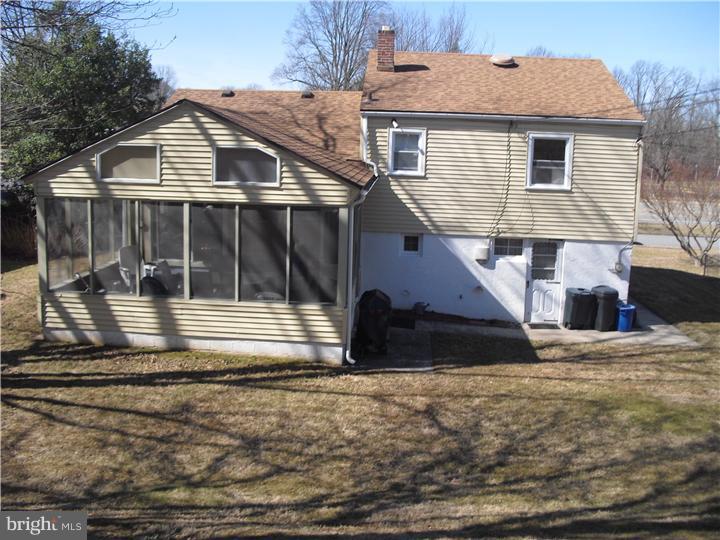 255 Lawrence Road Broomall, PA 19008 - Photo 15 of 18
