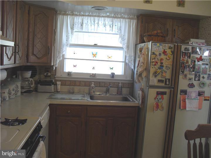 255 Lawrence Road Broomall, PA 19008 - Photo 4 of 18