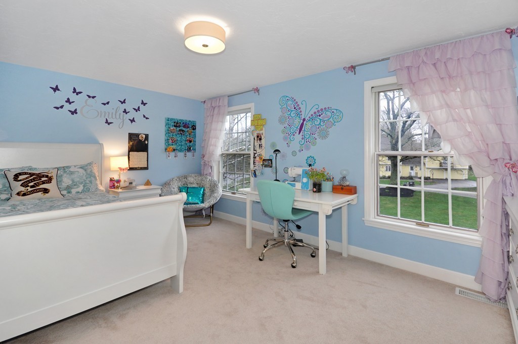 23 Wright Farm, Unit 23 Concord, MA 01742 - Photo 26 of 30 a living room with furniture and a window