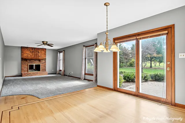 $550,000 | 2215 Crystal Circle, Crystal Lake, IL 60012