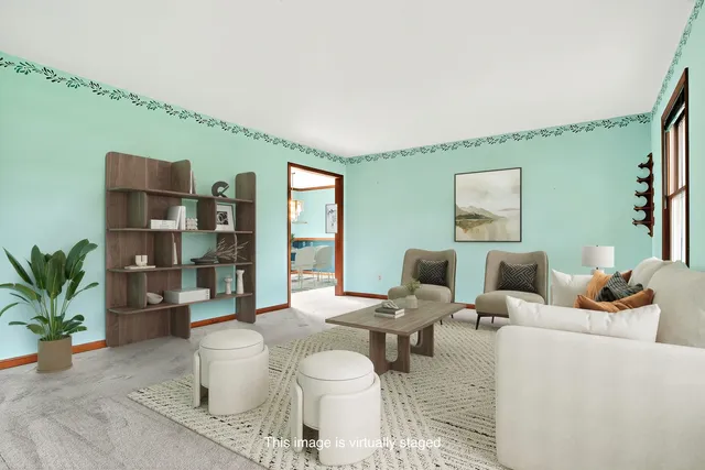 $550,000 | 2215 Crystal Circle, Crystal Lake, IL 60012