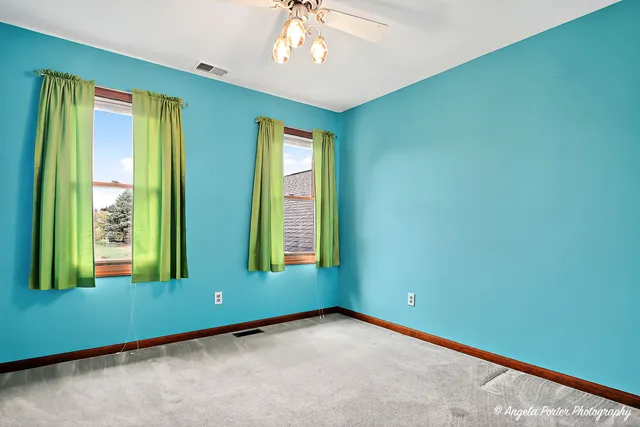 $550,000 | 2215 Crystal Circle, Crystal Lake, IL 60012