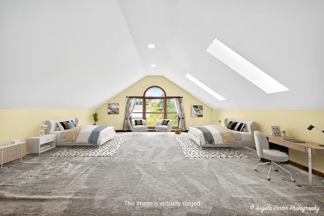 $550,000 | 2215 Crystal Circle, Crystal Lake, IL 60012