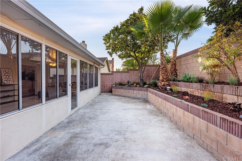 1209 East Helmick Street Carson, CA 90746 - Photo 7 of 30