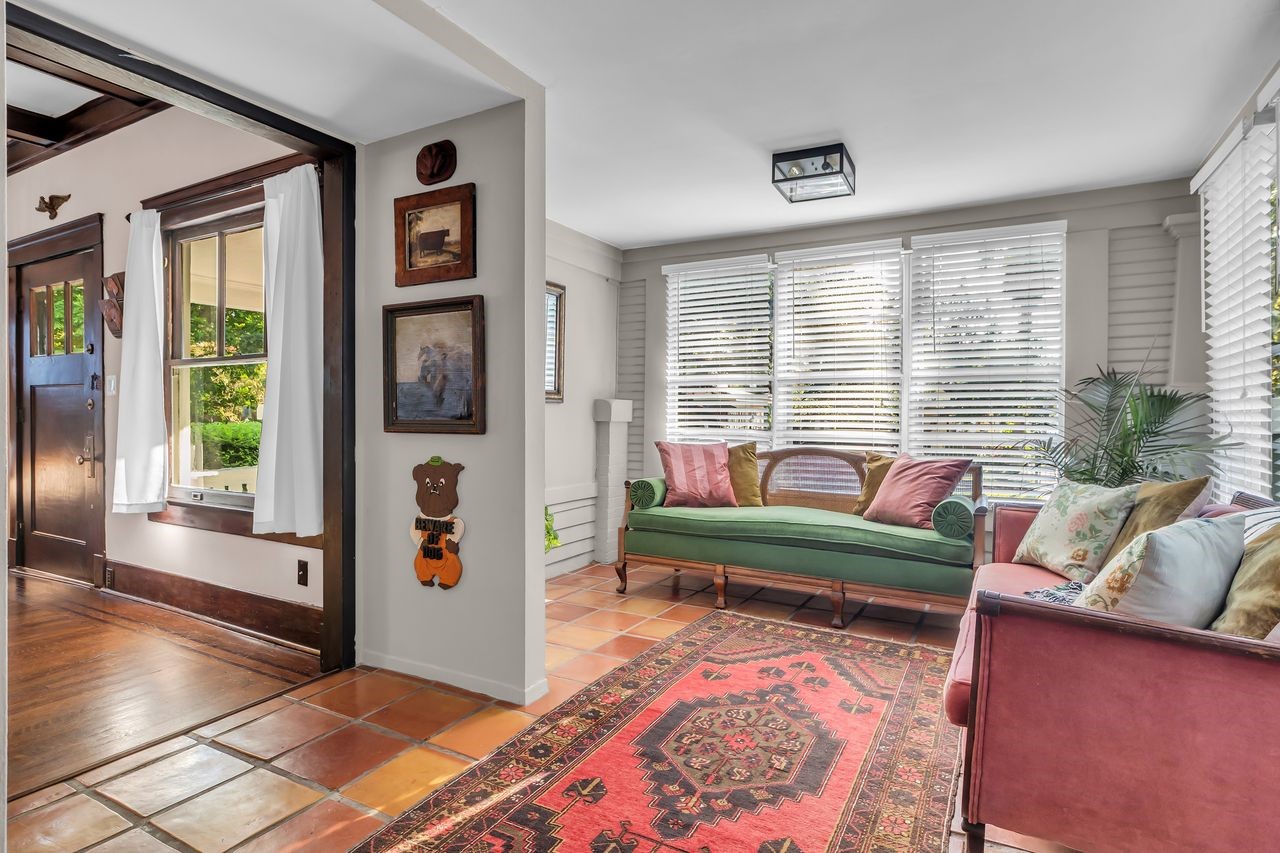 2608 Hopkins Street Houston, TX 77006 - Photo 15 of 42 a living room with furniture and a window