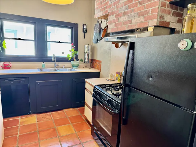 $729,000 | 2608 Hopkins Street, Houston, TX 77006