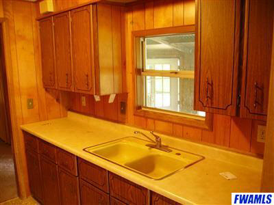 1218 Lima Road Kendallville, IN 46755 - Photo 5 of 25 Gallery Image 5