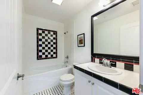 $819,000 | 1572 Silver Shadow Drive, Newbury Park, CA 91320