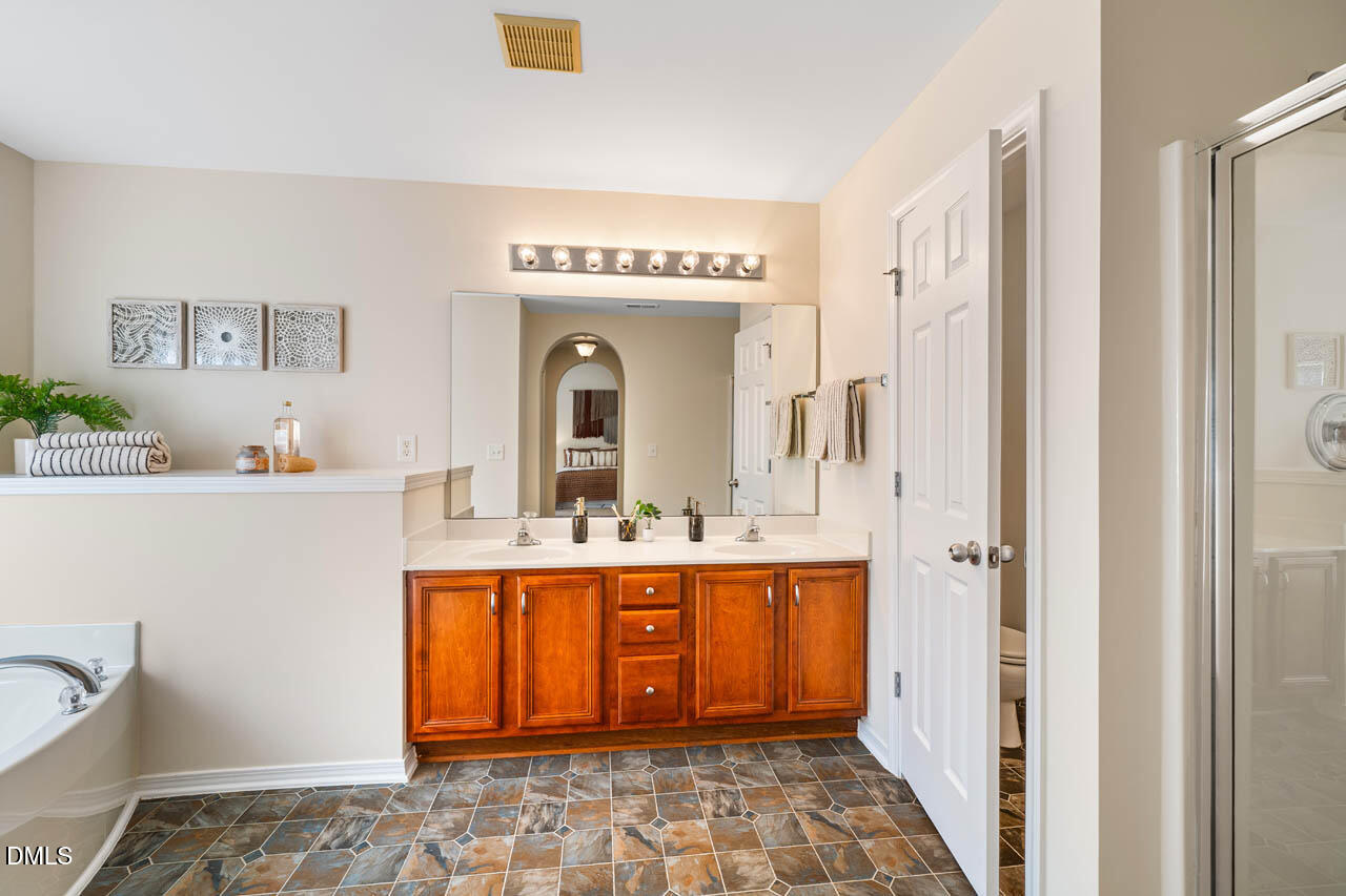 8216 Beaded Stone Street Raleigh, NC 27613 - Photo 20 of 32 8216BeadedStoenSt-026