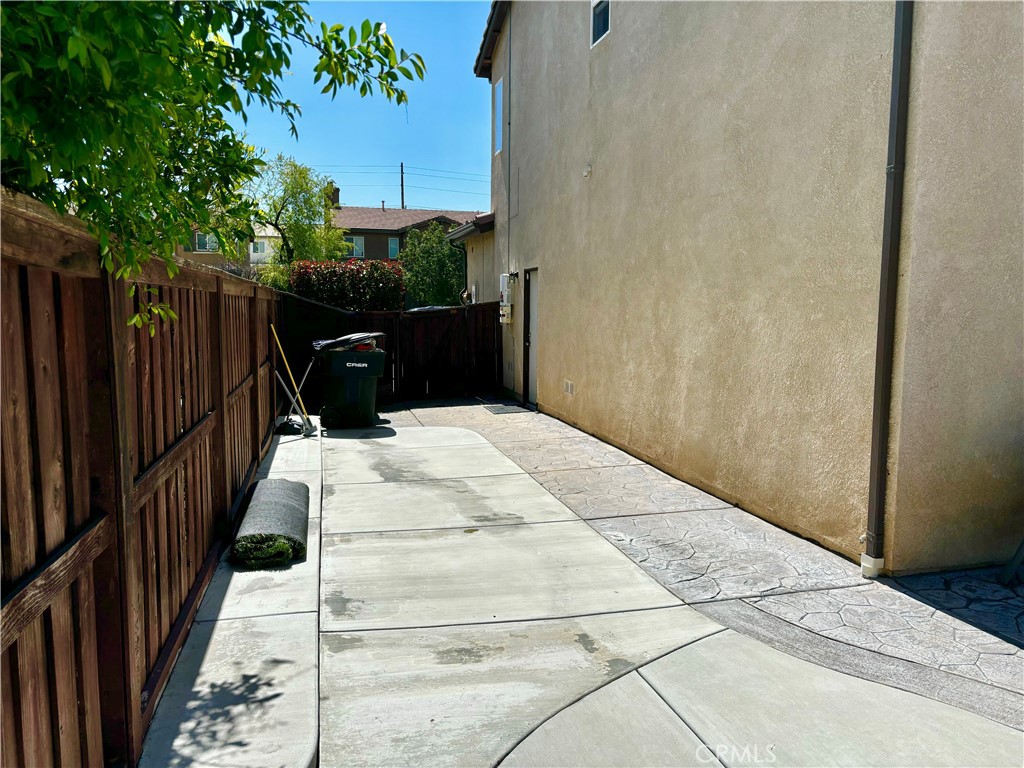 1005 Garrett Way San Jacinto, CA 92583 - Photo 13 of 29 a view of balcony