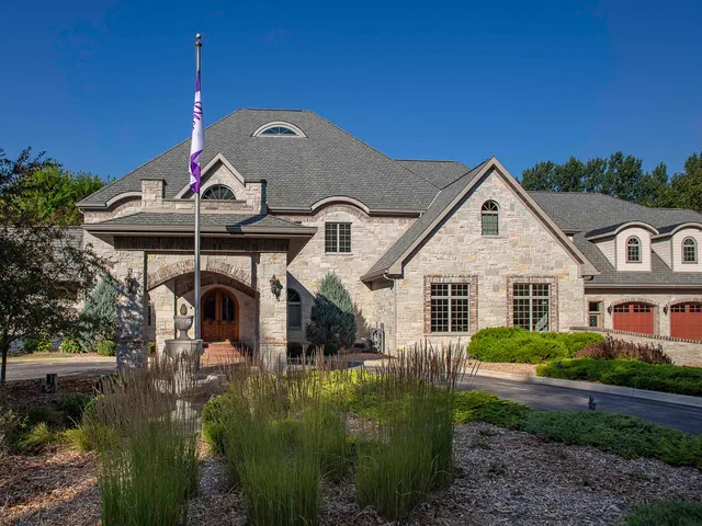 $3,988,000 | 1071 Hill Drive, Oneida, WI 54155
