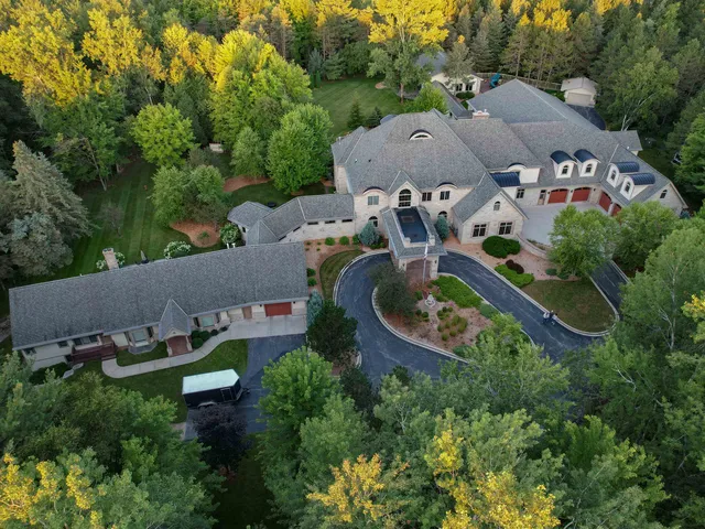 $3,988,000 | 1071 Hill Drive, Oneida, WI 54155