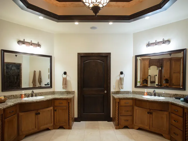 $3,988,000 | 1071 Hill Drive, Oneida, WI 54155