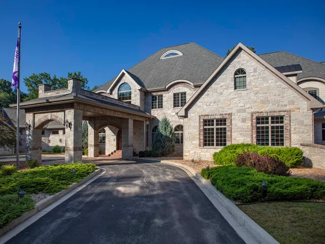 $3,988,000 | 1071 Hill Drive, Oneida, WI 54155