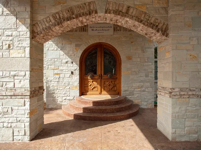 $3,988,000 | 1071 Hill Drive, Oneida, WI 54155