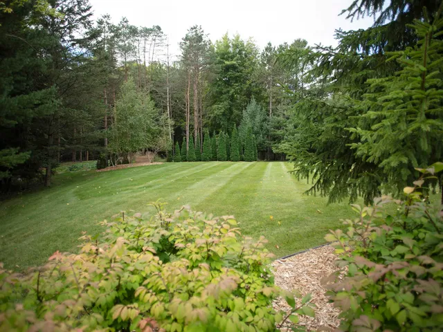 $3,988,000 | 1071 Hill Drive, Oneida, WI 54155