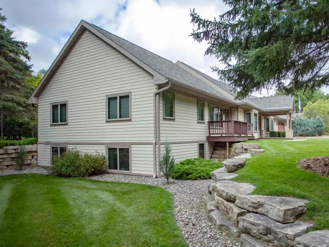 $3,988,000 | 1071 Hill Drive, Oneida, WI 54155