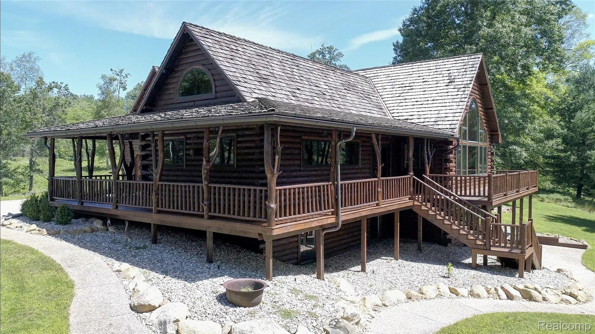 5181 Sargent Road Gladwin, MI 48624 - Photo 11 of 36 4.jpg