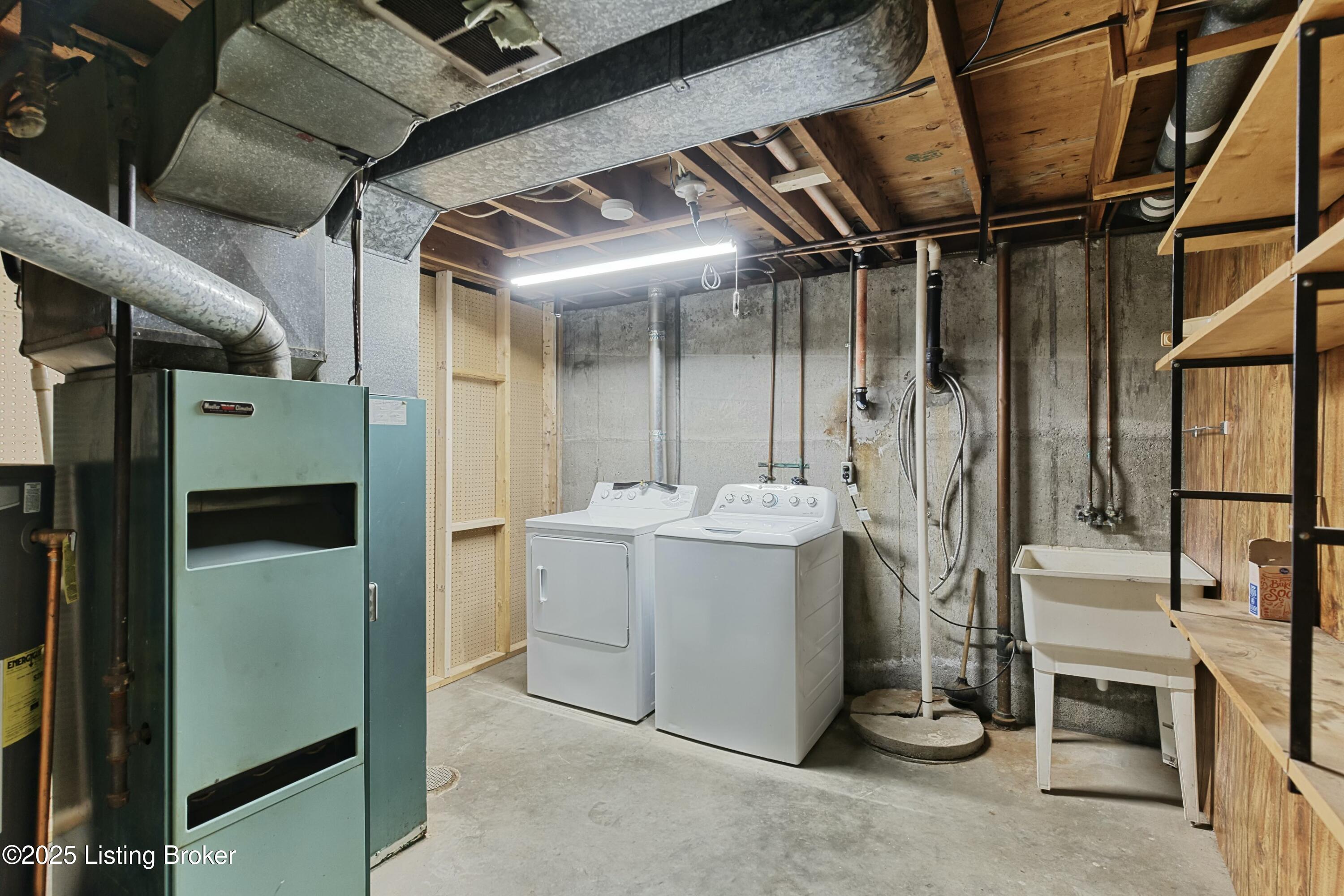 3212 Maple Road Jeffersontown, KY 40299 - Photo 25 of 33 Laundry room